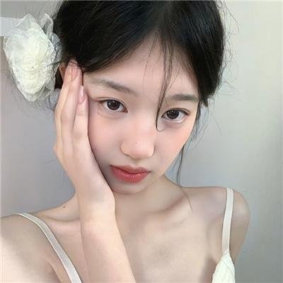 爱慕 封面